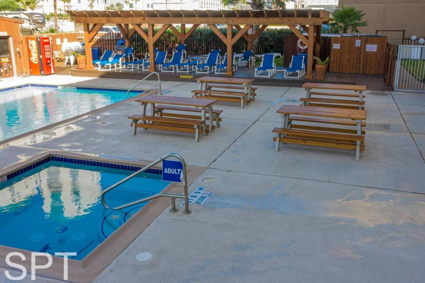 Beach Access Condo With Pool, Hot Tub Area & Bbq - Gulfview I - Unit 213 South Padre Island Exterior photo