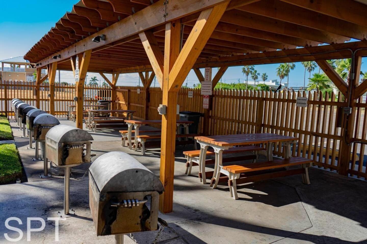Beach Access Condo With Pool, Hot Tub Area & Bbq - Gulfview I - Unit 213 South Padre Island Exterior photo